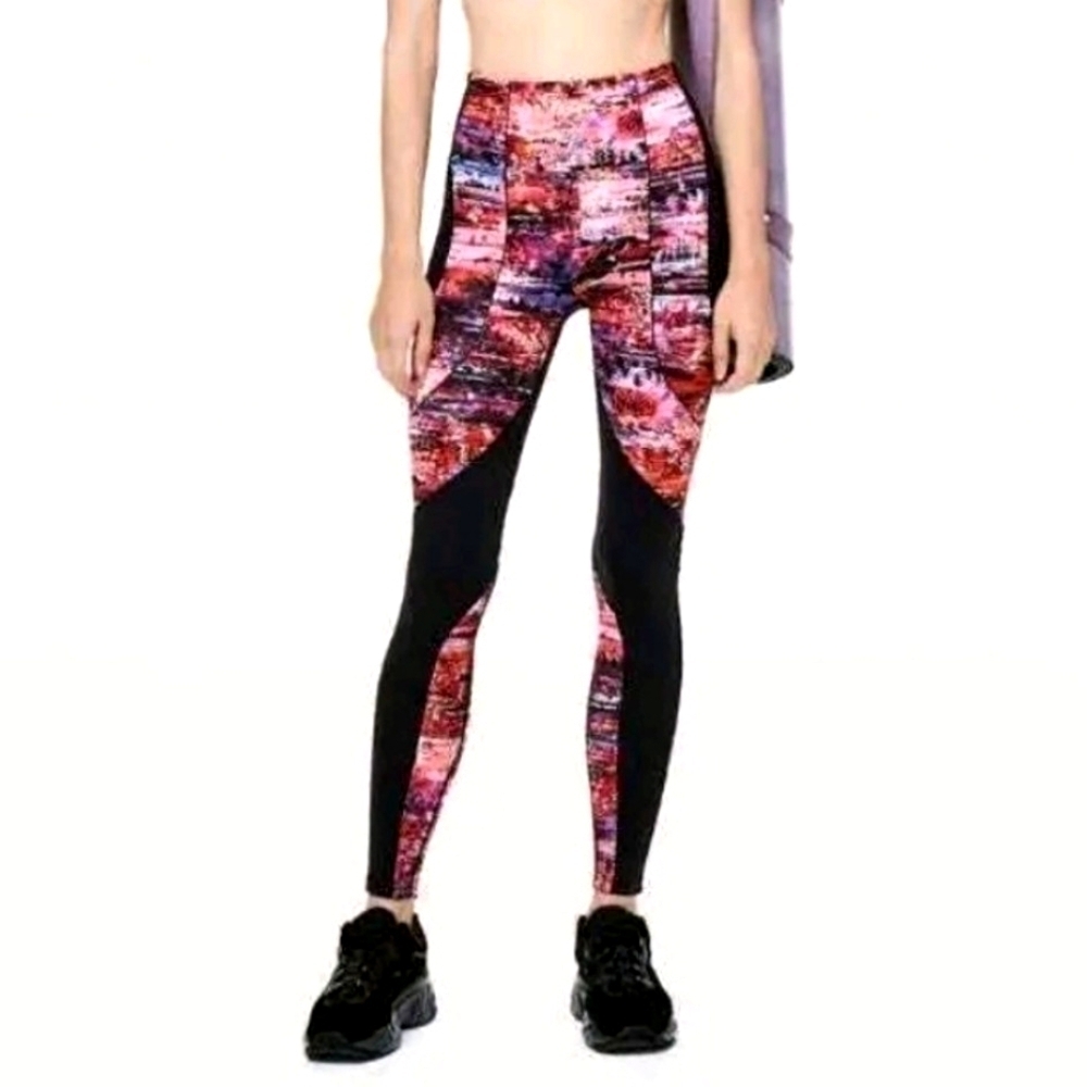 Lululemon Sweat And Repeat Tight 28” Nulux Stretch Black Pink Multicolor Size 8